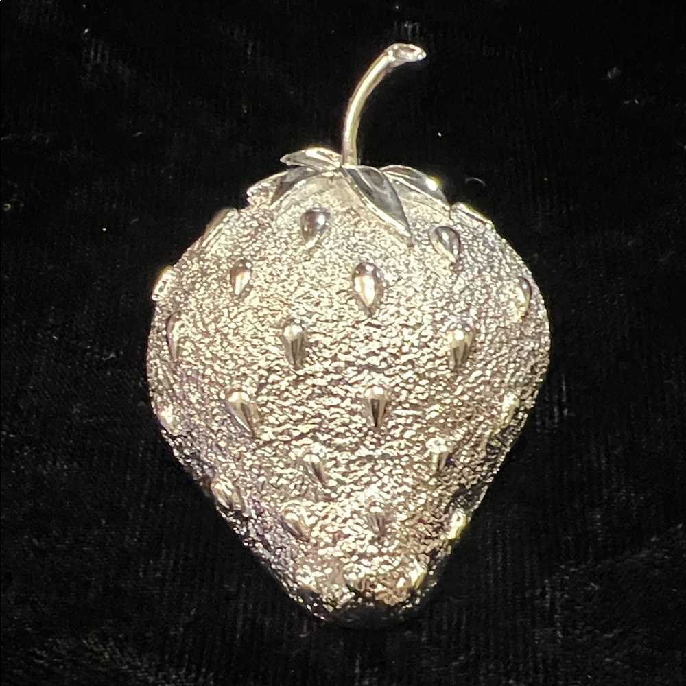 VTG 1968 Silver Strawberry Brooch Pin